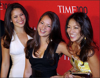 20111122-Wikipedia Amy_Chua_Tiger_Mom_Daughters_2011_Shankbone.JPG